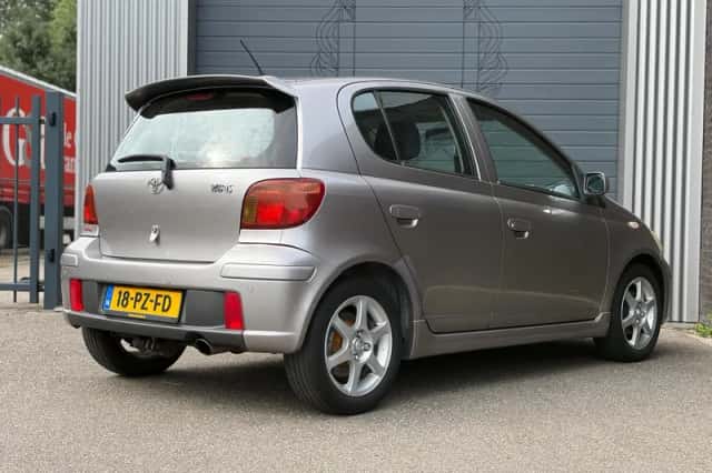 Toyota Yaris (2005) thumbnail 4