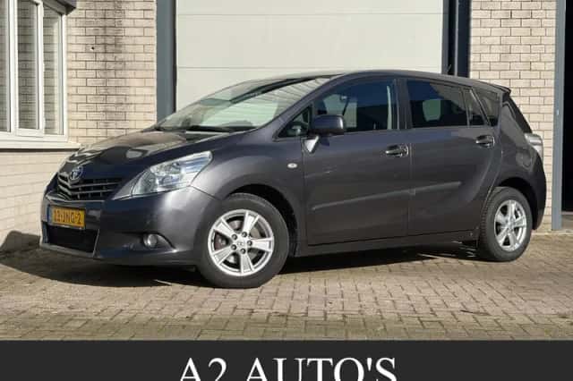 Toyota Verso (2009) thumbnail 1