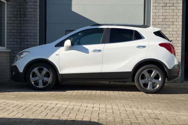 Opel Mokka (2013) thumbnail 3