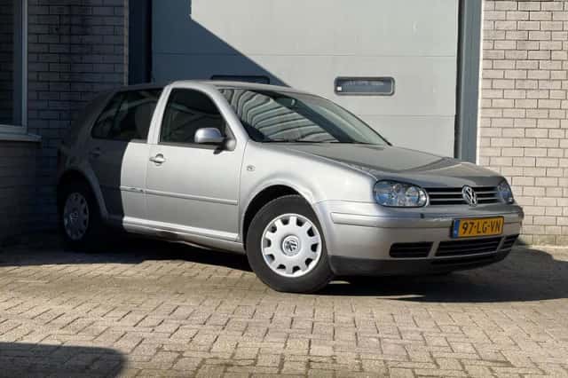 Volkswagen Golf (2003) thumbnail 2