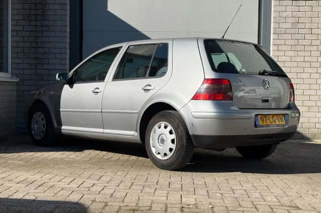 Volkswagen Golf (2003) thumbnail 5