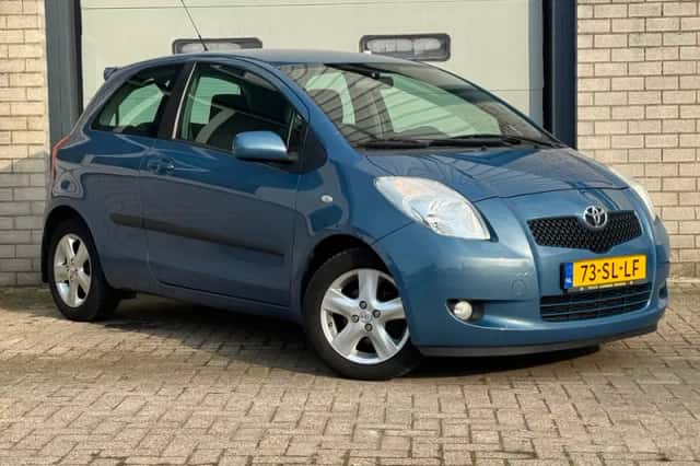 Toyota Yaris (2006) thumbnail 2