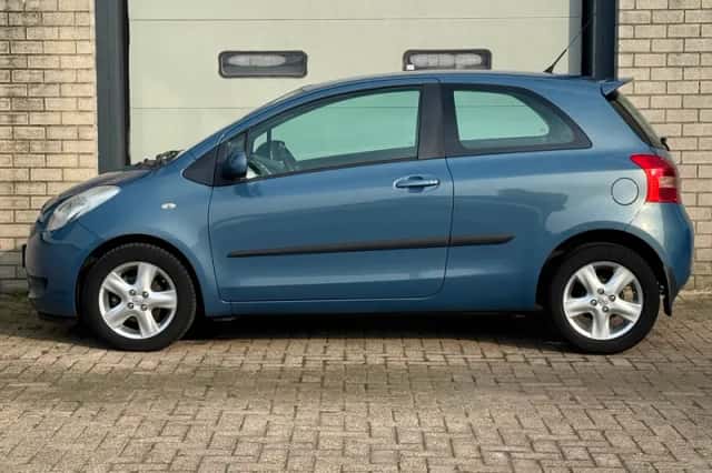 Toyota Yaris (2006) thumbnail 3