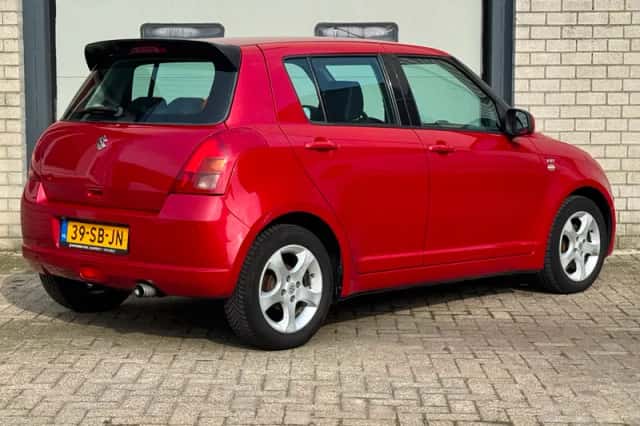 Suzuki Swift (2006) thumbnail 5