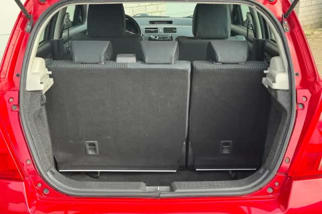 Suzuki Swift (2006) thumbnail 6