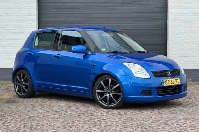 Suzuki Swift (2006) thumbnail 2