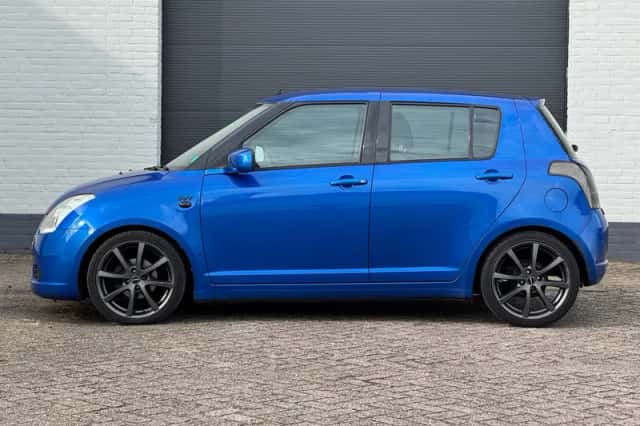 Suzuki Swift (2006) thumbnail 3