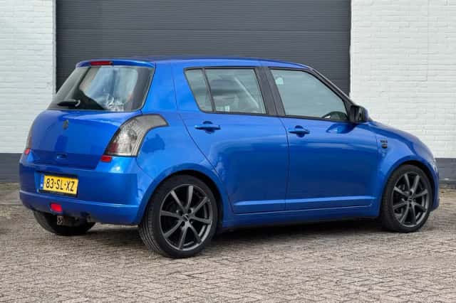 Suzuki Swift (2006) thumbnail 4