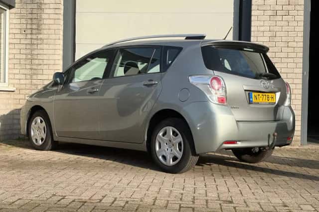 Toyota Verso (2011) thumbnail 5