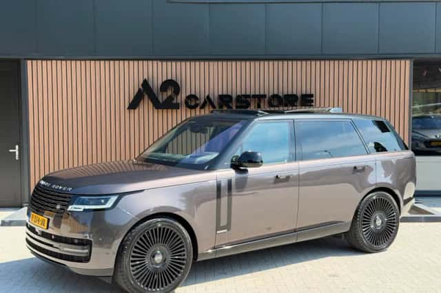 Land Rover Range Rover (2023) thumbnail 1