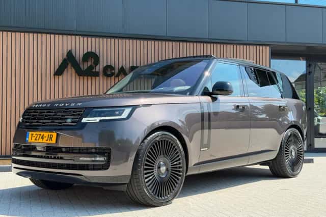 Land Rover Range Rover (2023) thumbnail 4