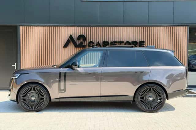 Land Rover Range Rover (2023) thumbnail 5