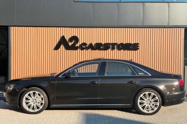 Audi A8 (2012) thumbnail 3