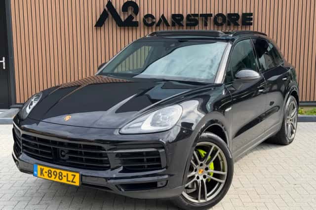Porsche Cayenne (2020) thumbnail 2