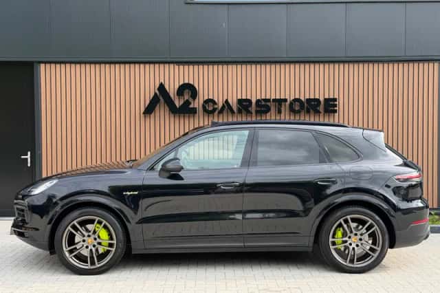 Porsche Cayenne (2020) thumbnail 3