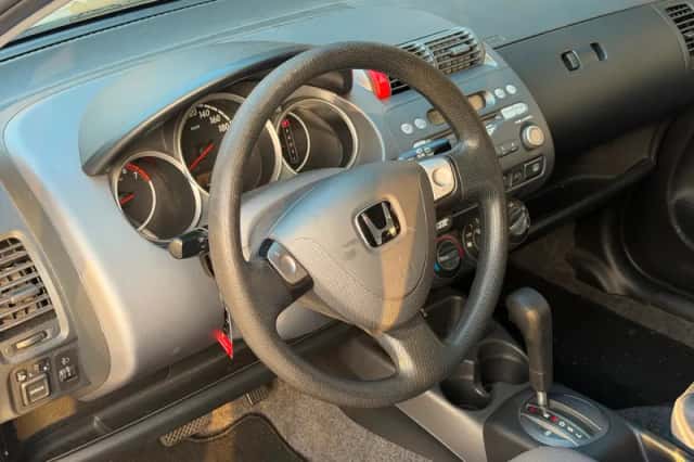 Honda Jazz (2004) thumbnail 6