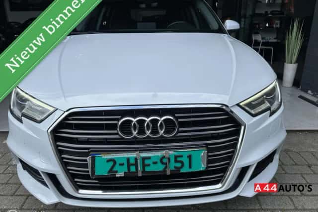 Audi A3 (2017) thumbnail 3