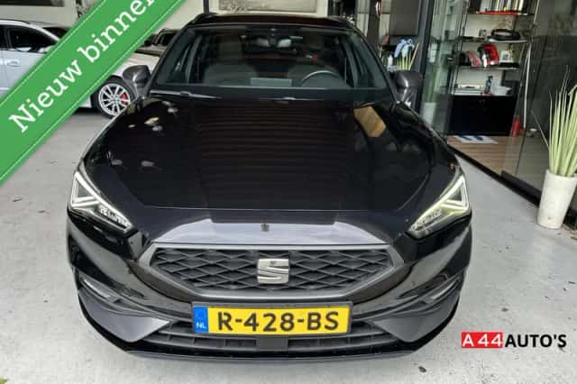 SEAT Leon Sportstourer (2021) thumbnail 2