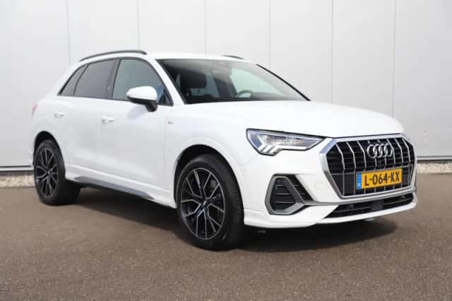 Audi Q3 (2021) thumbnail 3