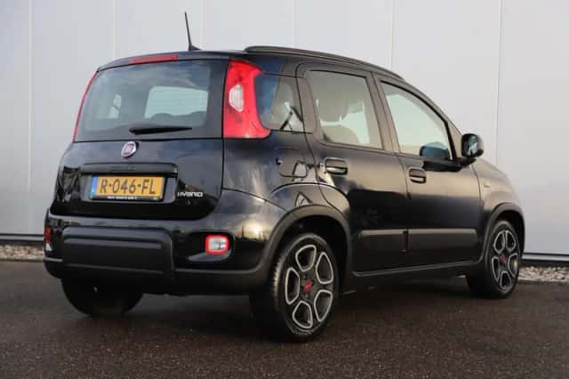 Fiat Panda (2022) thumbnail 4