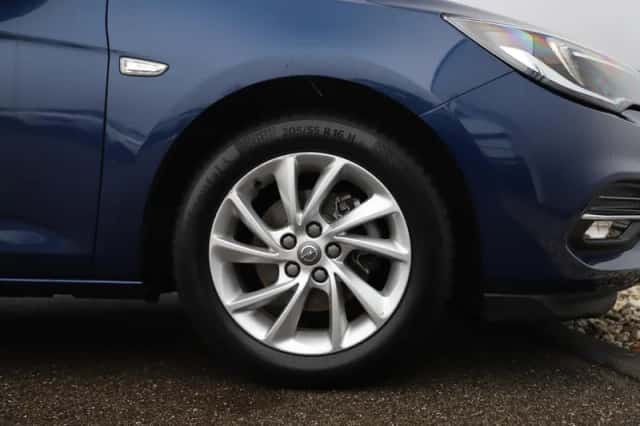 Opel Astra (2020) thumbnail 3