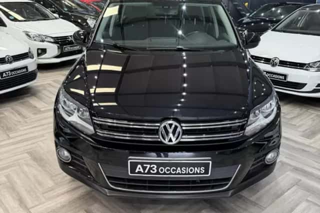Volkswagen Tiguan (2011) thumbnail 2