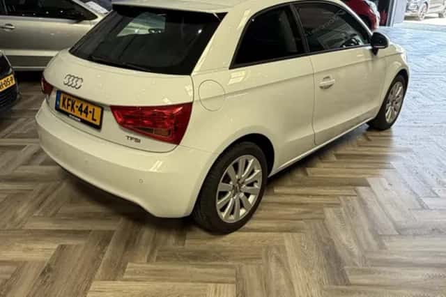 Audi A1 (2013) thumbnail 4