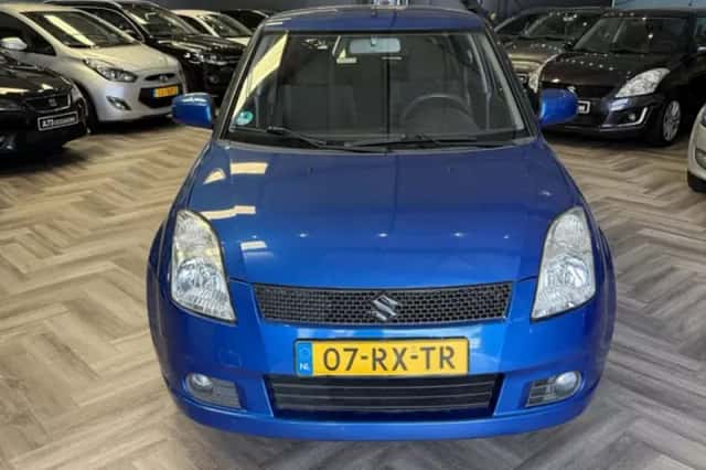 Suzuki Swift (2005) thumbnail 2