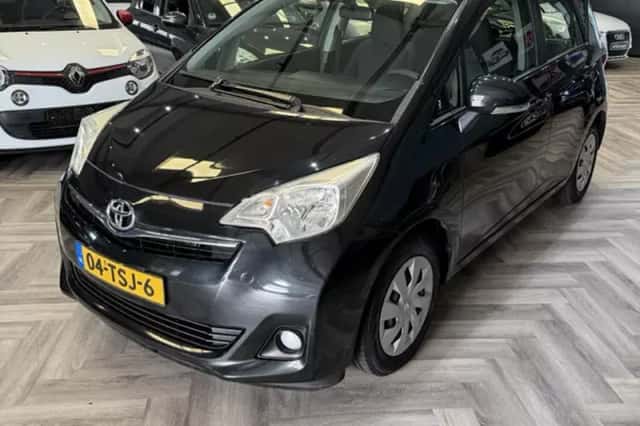 Toyota Verso S (2012) thumbnail 1
