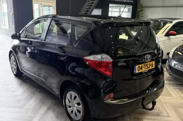 Toyota Verso S (2012) thumbnail 6