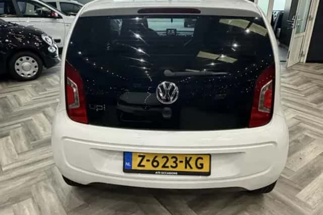 Volkswagen Up! (2012) thumbnail 5