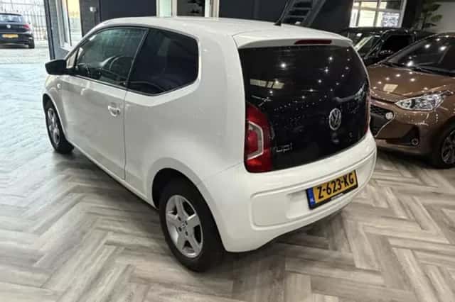 Volkswagen Up! (2012) thumbnail 6