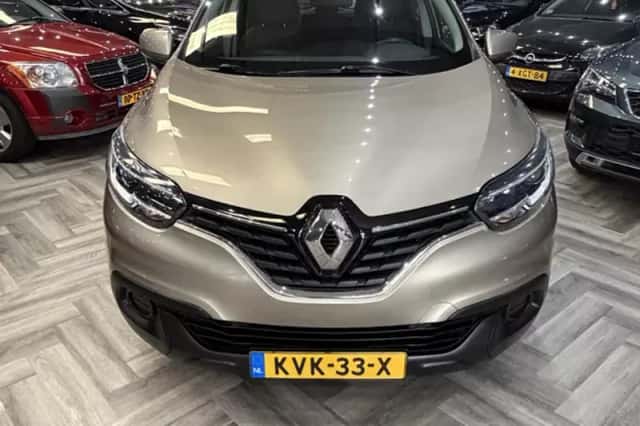 Renault Kadjar (2016) thumbnail 2