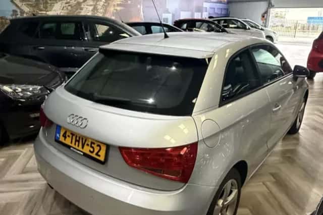 Audi A1 (2011) thumbnail 4