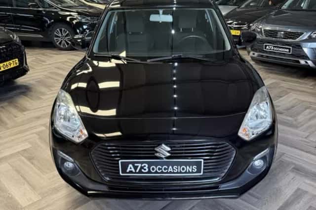 Suzuki Swift (2018) thumbnail 2