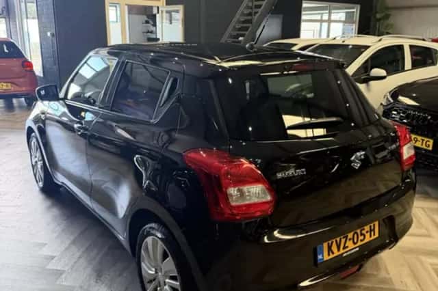 Suzuki Swift (2018) thumbnail 6