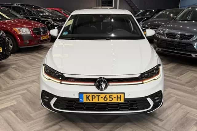 Volkswagen Polo (2022) thumbnail 2