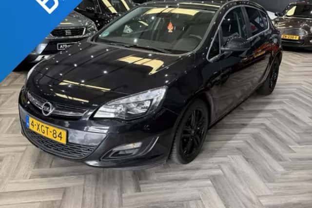Opel Astra (2014) thumbnail 1