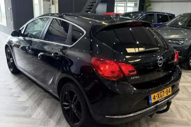 Opel Astra (2014) thumbnail 6