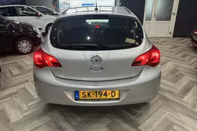 Opel Astra (2011) thumbnail 5
