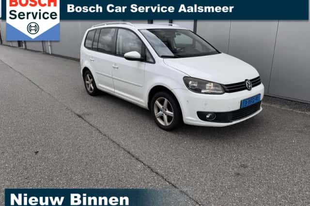 Volkswagen Touran (2014) thumbnail 1