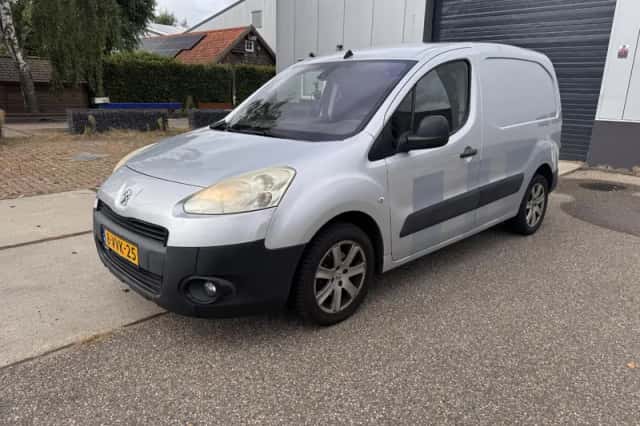 Peugeot Partner (2012) thumbnail 2