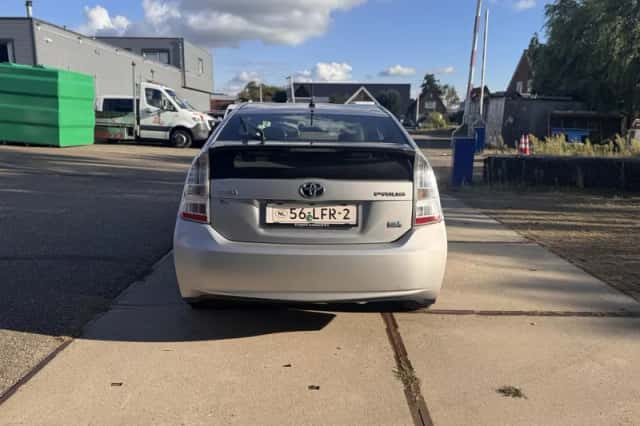 Toyota Prius (2010) thumbnail 6