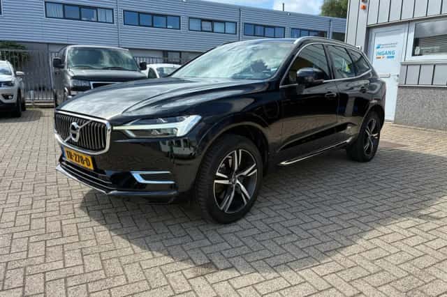 Volvo XC60 (2018) thumbnail 1