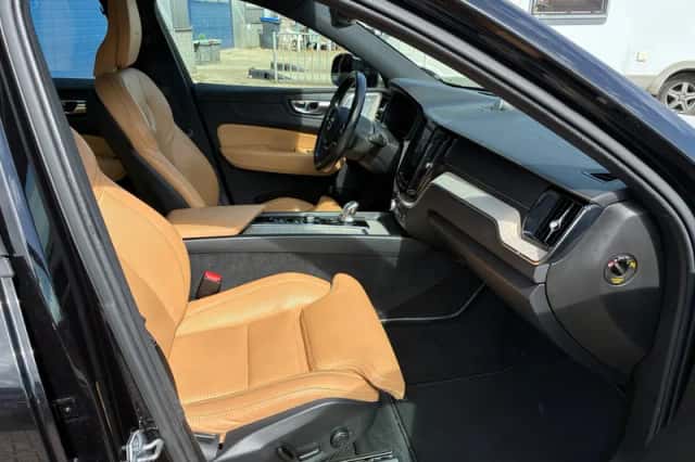 Volvo XC60 (2018) thumbnail 5