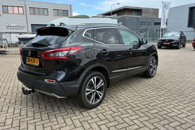 Nissan Qashqai (2018) thumbnail 3