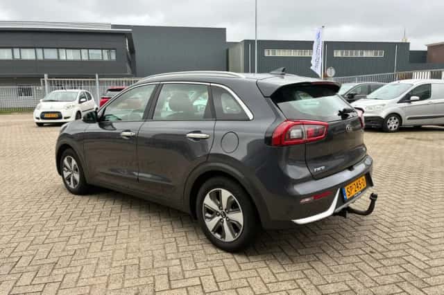 Kia Niro (2018) thumbnail 2