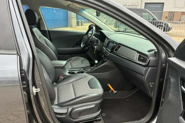 Kia Niro (2018) thumbnail 5