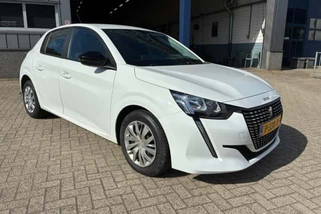 Peugeot 208 (2022) thumbnail 3