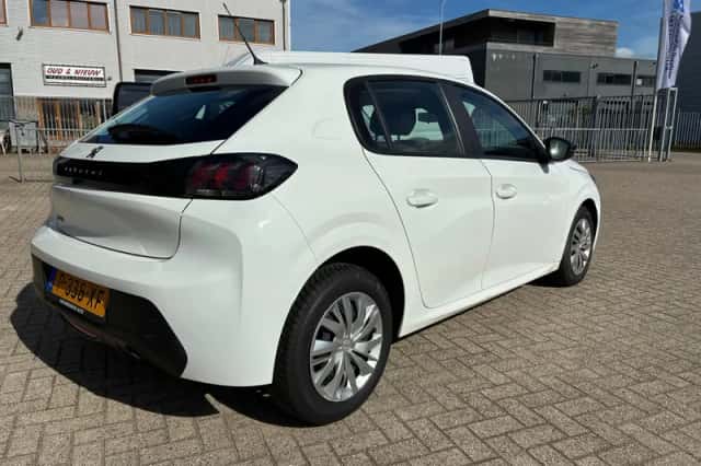Peugeot 208 (2022) thumbnail 4